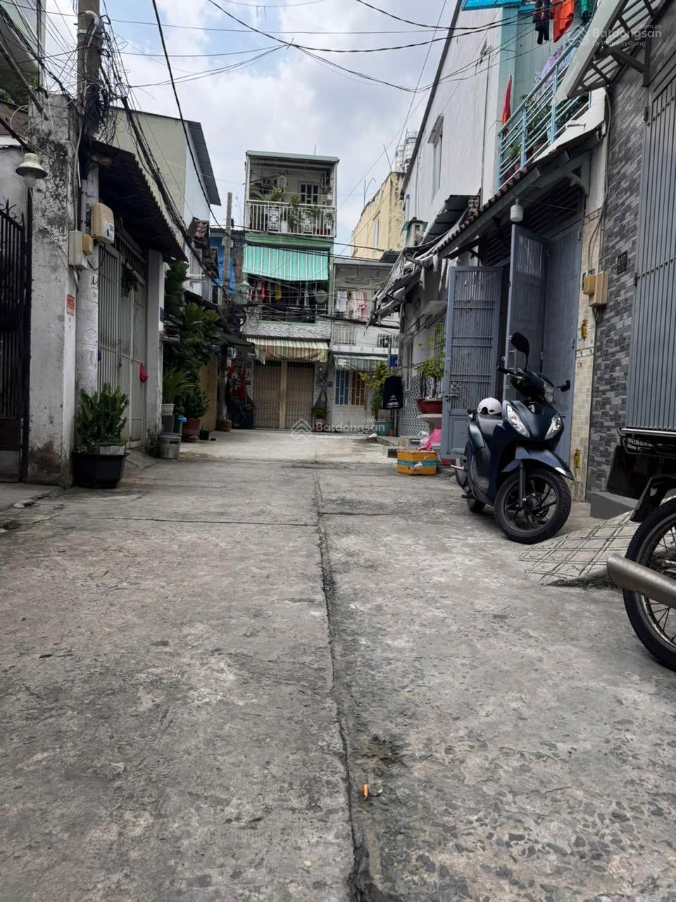 Nhà đường Số 16, P. BHH, Bình Tân, DT: 4x21m, nhà trọ cho thuê 10tr, hẻm 4,5m