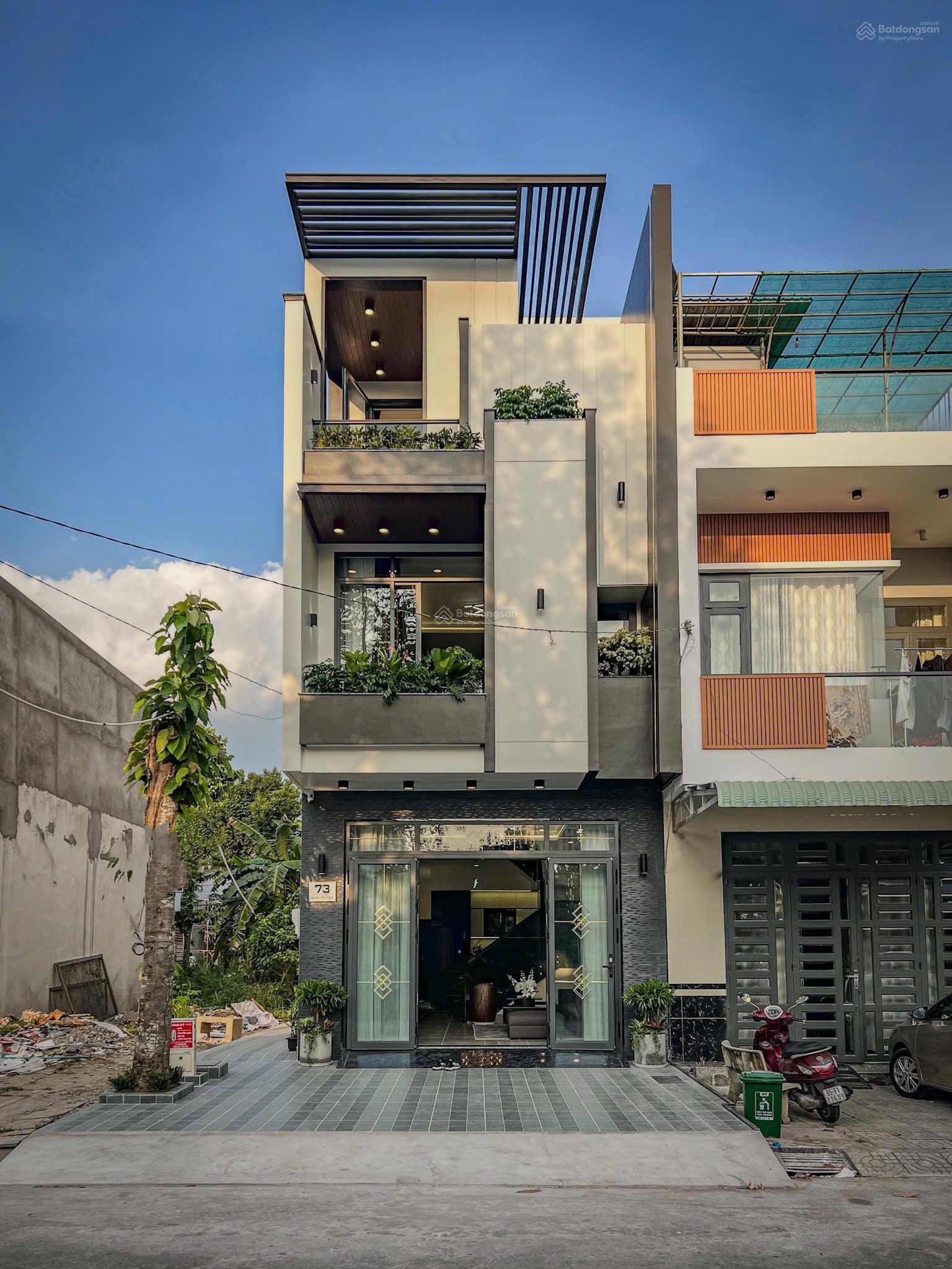 BÁN NHÀ MỚI FULL NỘI THẤT CAO CẤP ĐƯỜNG D4 KDC HỒNG LOAN 4 PHÒNG NGỦ GIÁ 6.49 TỶ