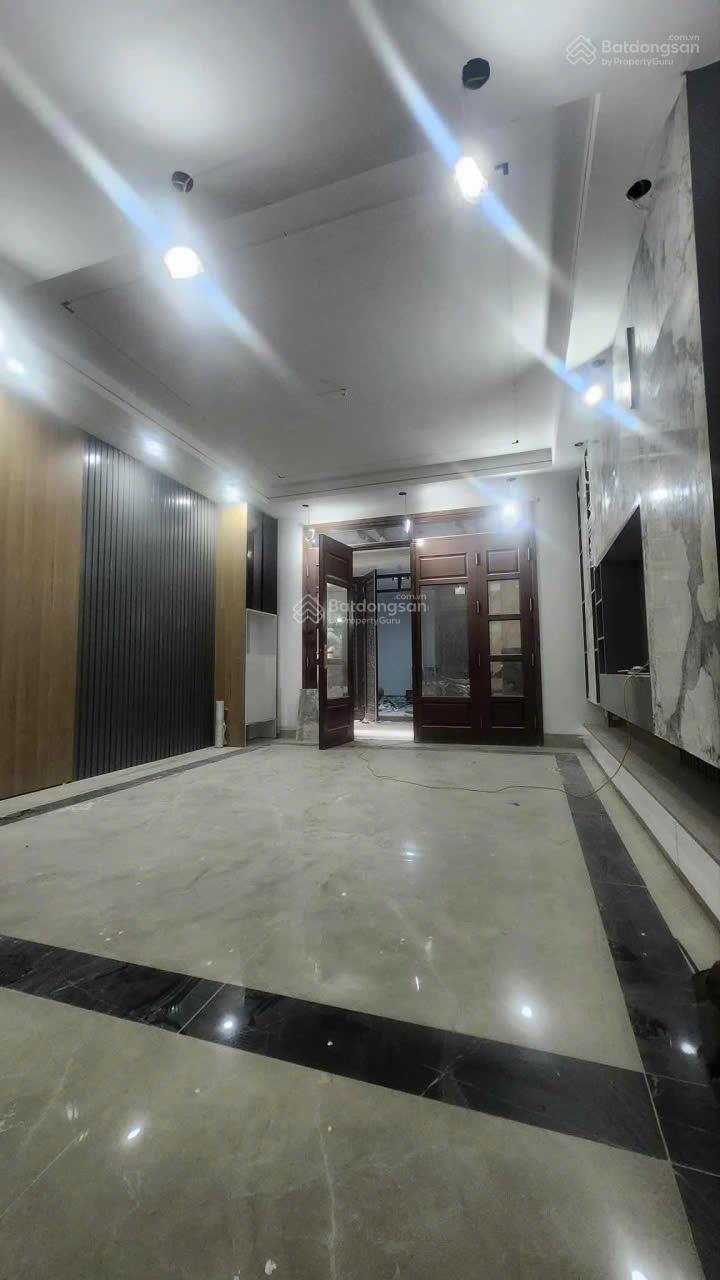 NHÀ ĐẸP Ở NGAY PHỐ HOA LƯ HAI BÀ TRƯNG 60M 5 TẦNG 14 TỶ