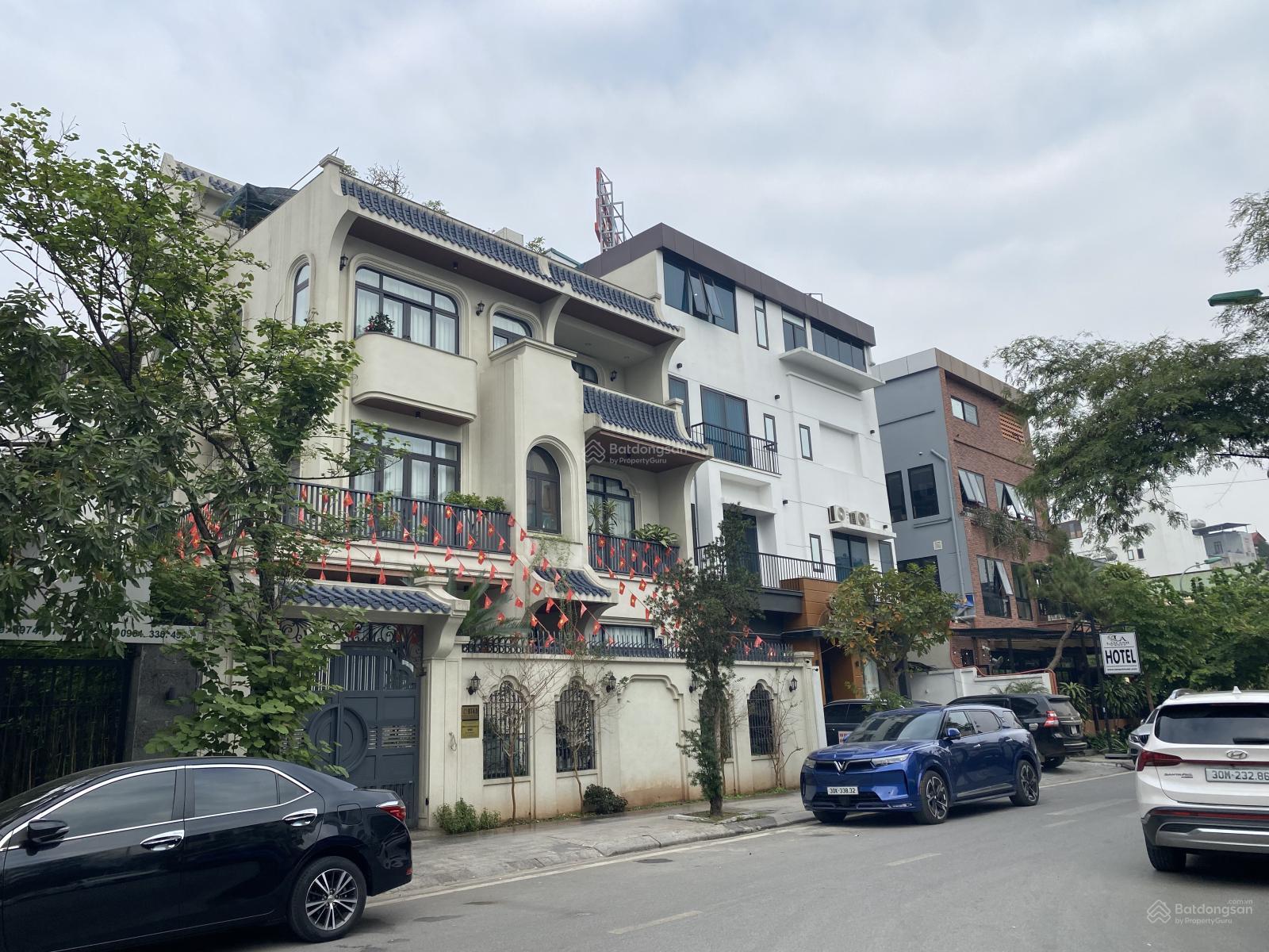 Bán Biệt thự Ngoại Giao Đoàn - DT240m2 - MT12m - 84 tỷ Ctl. lh 0979 857 *** Bán Biệt thự Ngoại Giao Đoàn - DT240m2 - MT12m - 84 tỷ Ctl. lh 0979 857 ***