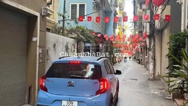 Bán nhà Lạc Long Quân. Diện tích 40m2 xây 5 tầng đẹp ở ngay.ô tô tránh 15mét - tặng pull nội thất