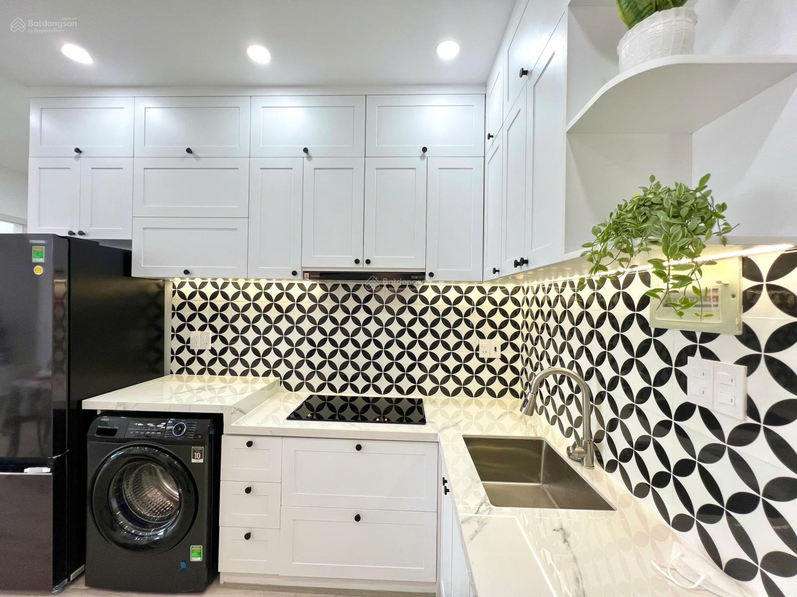 Gấp! Cần tiền bán gấp căn hộ đẹp view xéo biển Hòn Chồng. Gấp! Cần tiền bán gấp căn hộ đẹp view xéo biển Hòn Chồng.