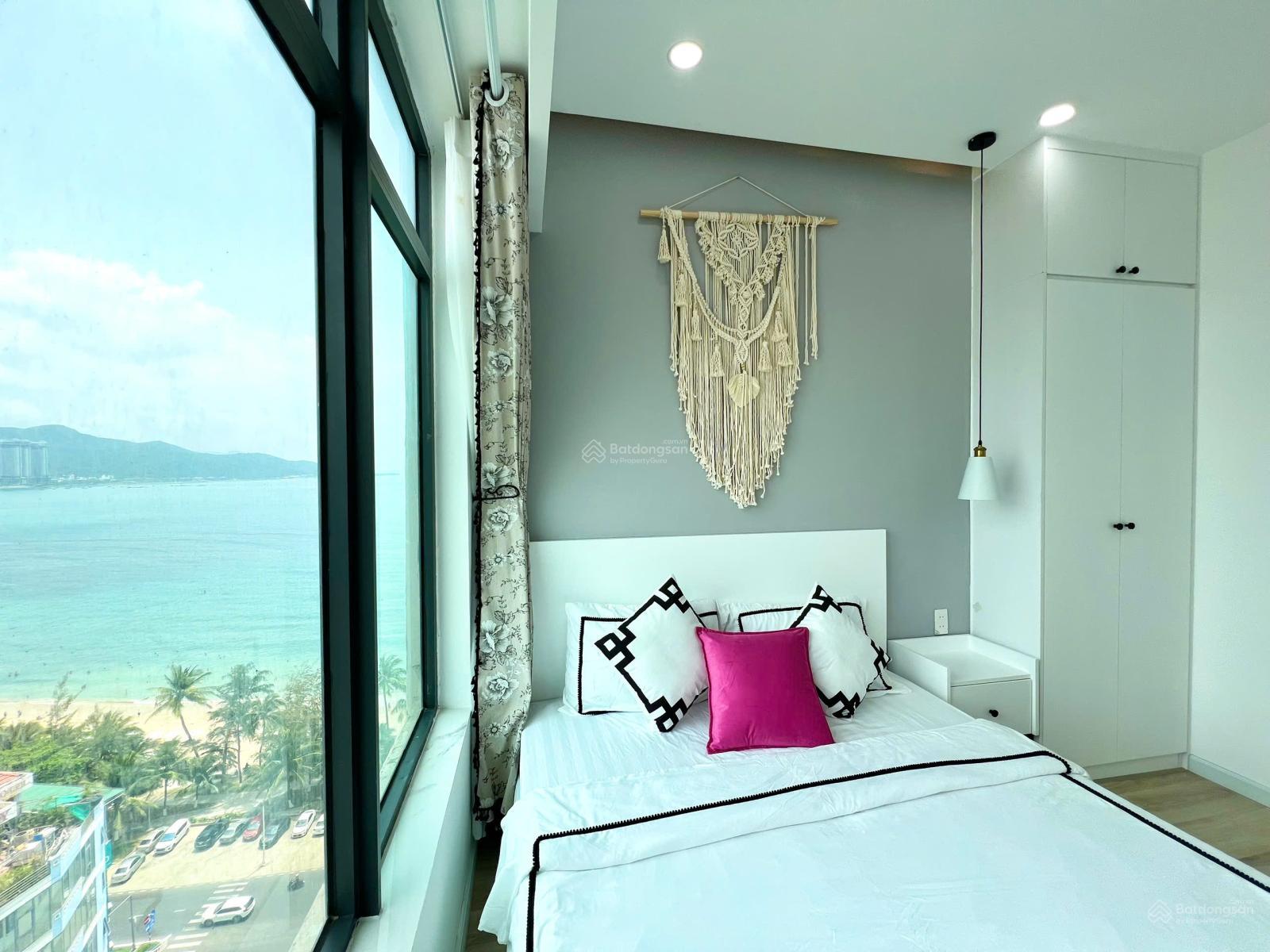 Gấp! Cần tiền bán gấp căn hộ đẹp view xéo biển Hòn Chồng. Gấp! Cần tiền bán gấp căn hộ đẹp view xéo biển Hòn Chồng.