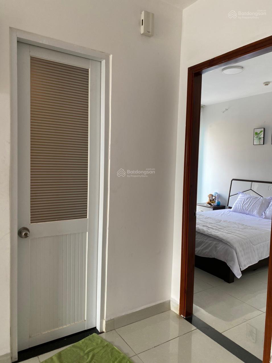 Cho thuê căn hộ 8x plus căn góc 81m 2pn2wc nhà đầy đủ nội thất giá 12tr 0932 834 ***