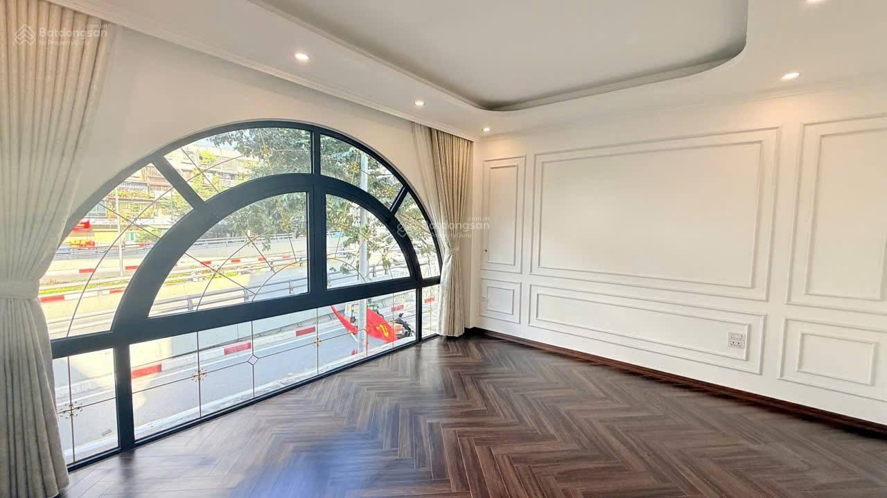 VÍP NHẤT KHƯƠNG TRUNG SÁT ĐƯỞNG VÀNH ĐAI 2,5 40M 7 TẦNG THANG MÁY NHÀ MỚI ĐÉT GIÁ CHỈ 13,3 TỶ