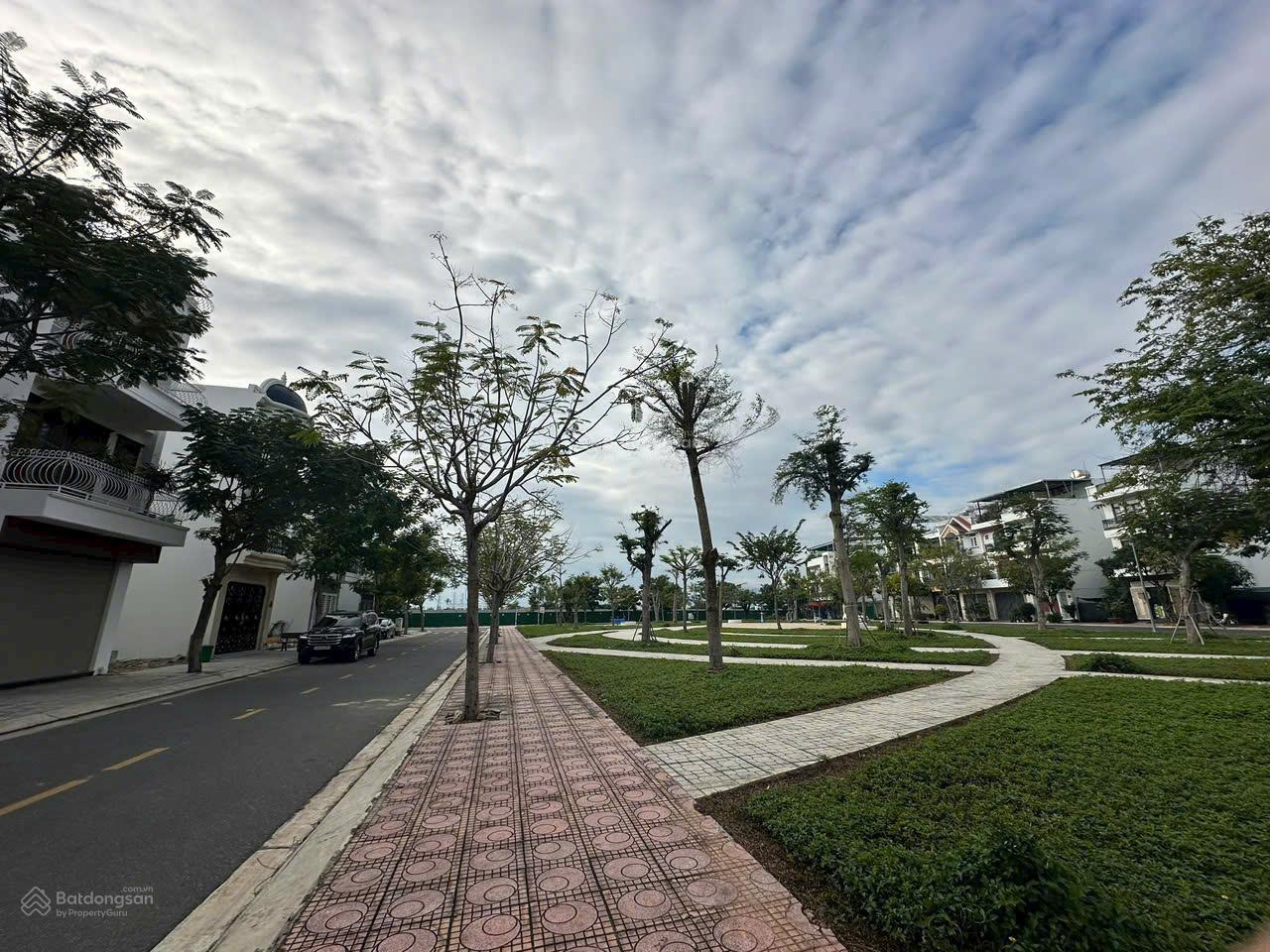 NHÀ KHU ĐÔ THỊ HÀ QUANG II - Nha Trang. Đối diện công viên thoáng mát