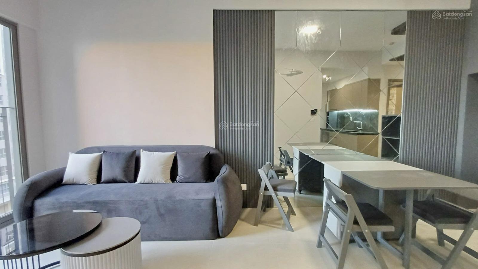 Bán căn 59m2 full nội thất thiết kế + View hồ bơi block D + Giá 2.9 tỷ (102%) sổ hồng sẵn