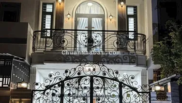 Bán nhà đẹp 3 tầng mới KĐT Hà Quang 2, Nha Trang. Có thang máy