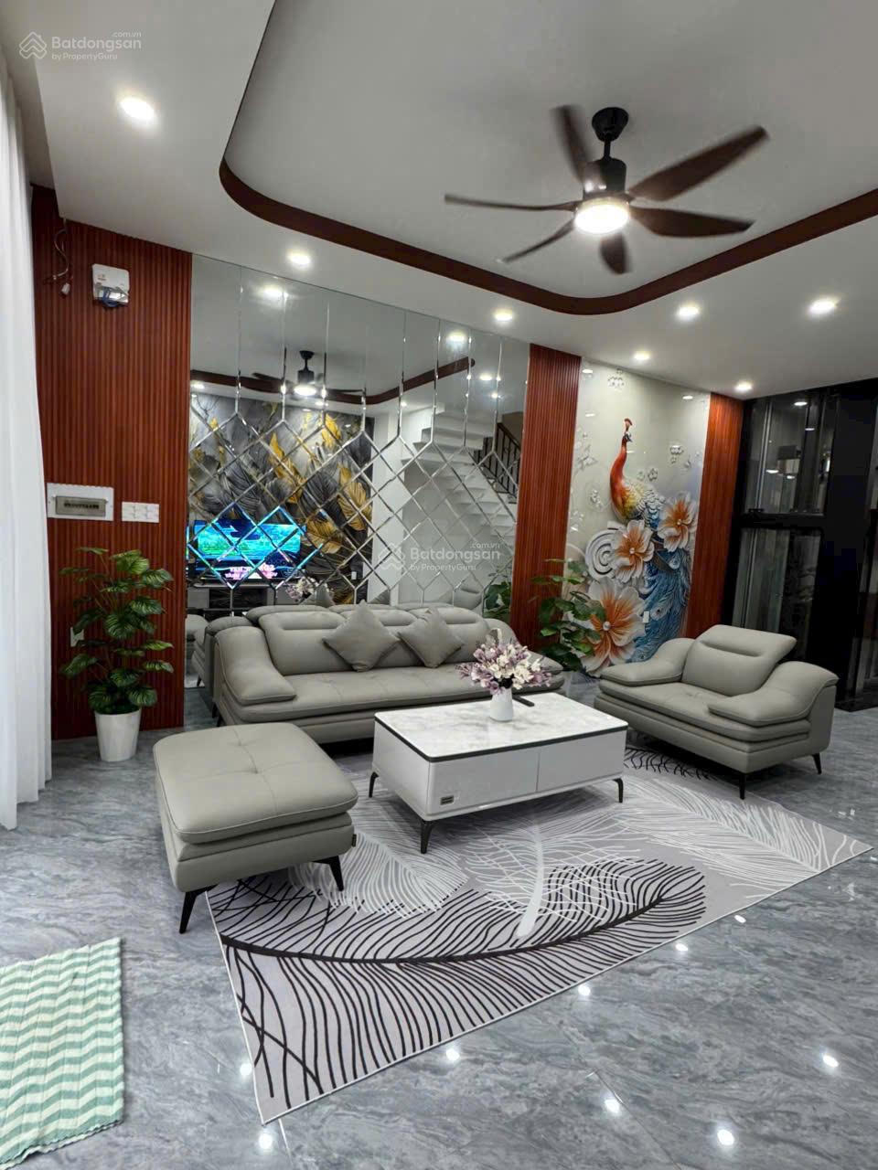 BÁN NHÀ ĐẸP 3 TẦNG MỚI KĐT HÀ QUANG 2, NHA TRANG. Có Thang Máy