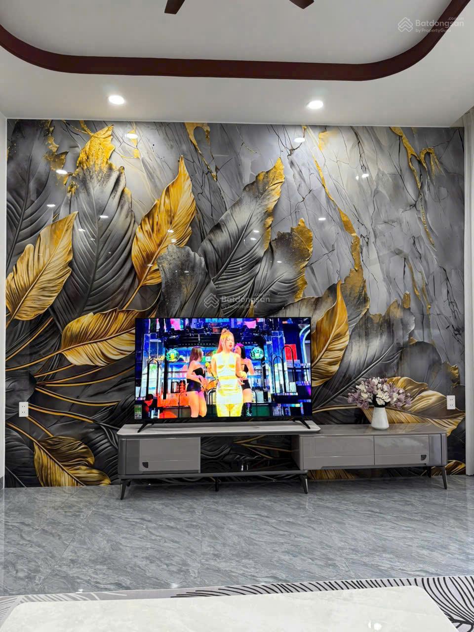 BÁN NHÀ ĐẸP 3 TẦNG MỚI KĐT HÀ QUANG 2, NHA TRANG. Có Thang Máy