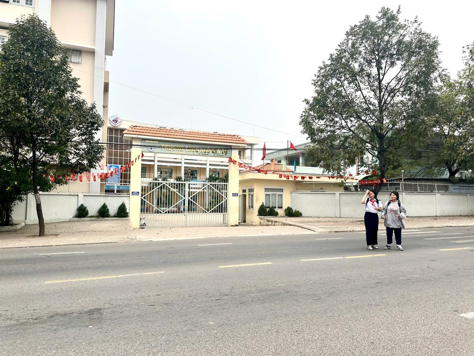 CHỦ GỞI BÁN NHÀ MẶT TIỀN CẤP 4 Phường BỬU HOÀ,4,4x24=143m2 nở hậu 7,8m,thổ cư 100%,đường 8M,sổ sẵn CHỦ GỞI BÁN NHÀ MẶT TIỀN CẤP 4 Phường BỬU HOÀ,4,4x24=143m2 nở hậu 7,8m,thổ cư 100%,đường 8M,sổ sẵn