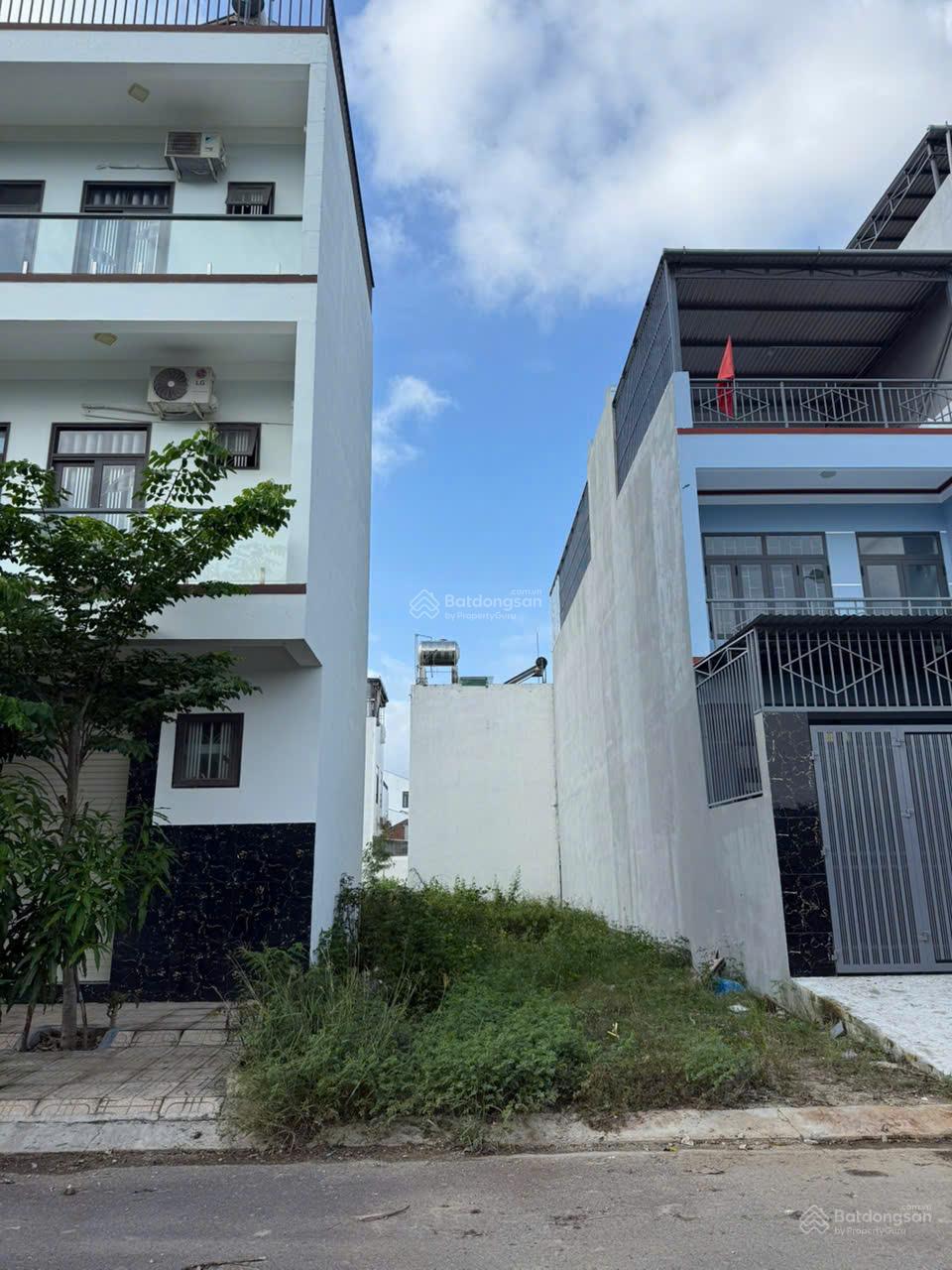 Hạ giá 100tr chốt nhanh Bán lô đất tái định cư Mỹ Gia, có sổ đỏ đất ở lâu dài, đường 16m Nha Trang