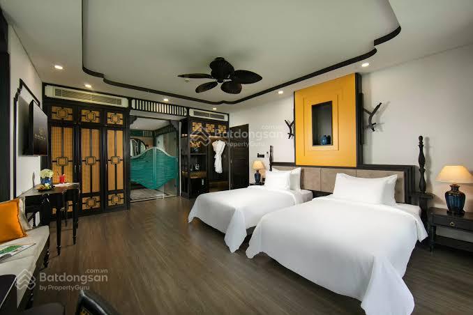 Bán khách sạn 40 phòng mt lạc long quân biển tân thành. Giá 25 tỷ 500m2 doanh thu 600tr/ tháng