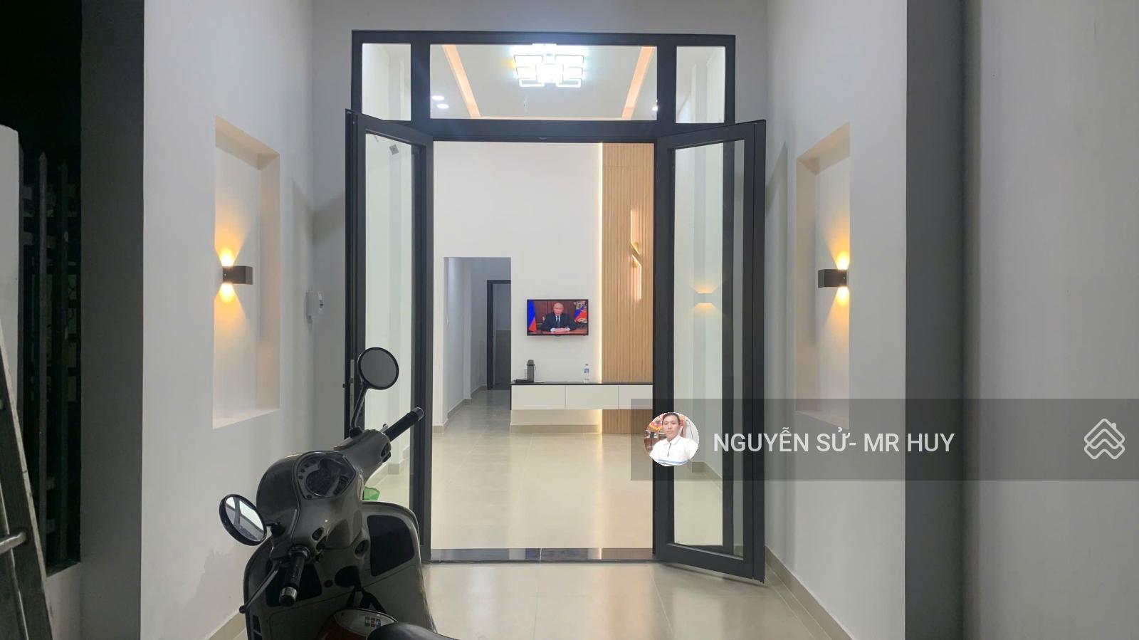 Bán Nhà có Gác, dt 63m2 Sổ Hồng, Giá 3,3 tỷ thương lượng. Hẻm đường Lê Thị Hoa, Bình Chiểu, Thủ Đức