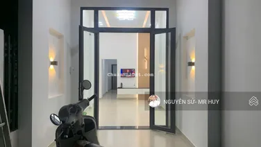 Bán Nhà có Gác, dt 63m2 Sổ Hồng, Giá 3,3 tỷ thương lượng. Hẻm đường Lê Thị Hoa, Bình Chiểu, Thủ Đức