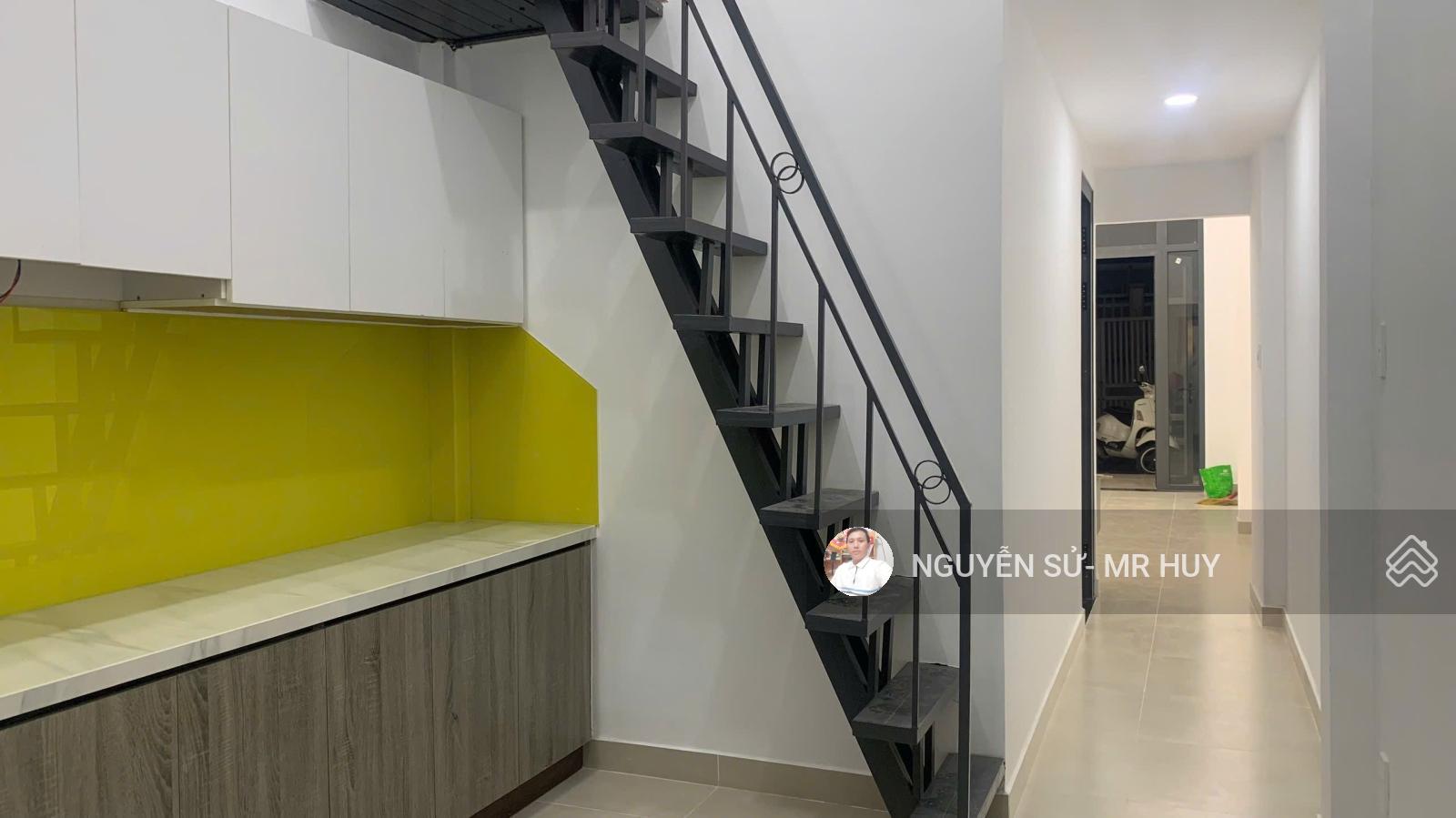 Bán Nhà có Gác, dt 63m2 Sổ Hồng, Giá 3,3 tỷ thương lượng. Hẻm đường Lê Thị Hoa, Bình Chiểu, Thủ Đức