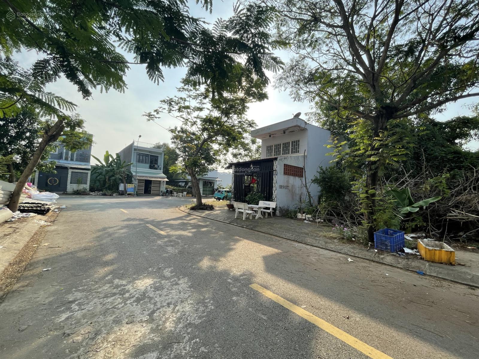 Cần bán lô đất KDC Long Hậu Nam Sài Gòn. DT: 5m x 18m hướng Đông, giá 2 tỷ 350tr. Sổ đỏ riêng Cần bán lô đất KDC Long Hậu Nam Sài Gòn. DT: 5m x 18m hướng Đông, giá 2 tỷ 350tr. Sổ đỏ riêng