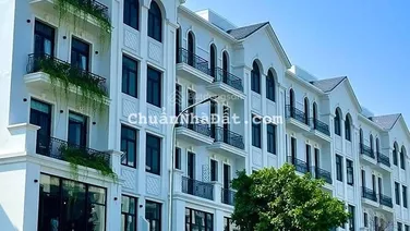 Cho thuê nhà phố đối diện Vinschool giá 13 triệu/tháng tại Vinhomes Grand Park. LH 0828/030/977