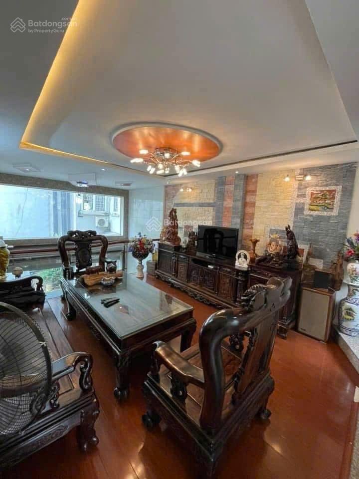 Hàng F0, Giá 32 TỶ, DT 60m2, 4 Tầng, Nhà mặt phố Trần Phú, Hà Đông, Cạnh Trường Đại học