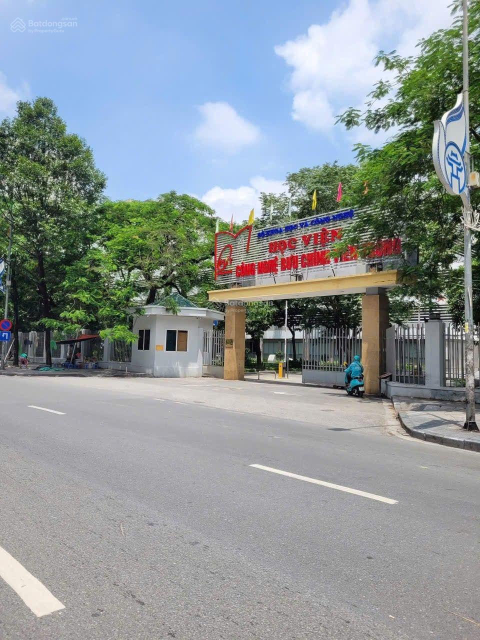 Hàng F0, Giá 32 TỶ, DT 60m2, 4 Tầng, Nhà mặt phố Trần Phú, Hà Đông, Cạnh Trường Đại học