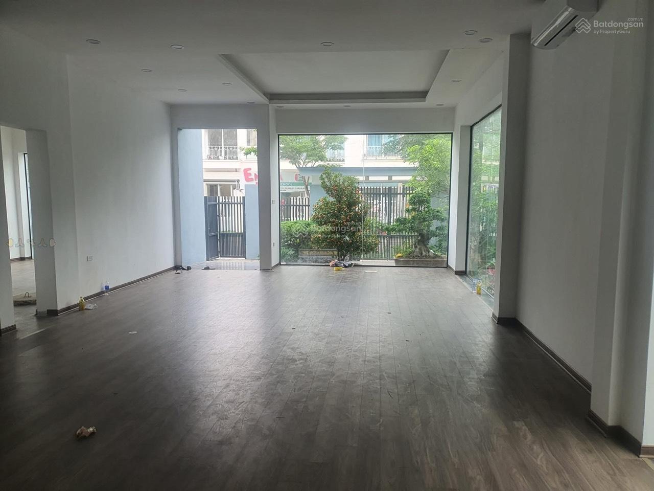 Cho thuê Liền Kề Starlake giá 40tr/T 135m2x4tầng cb /t LH 0339 937 ***.