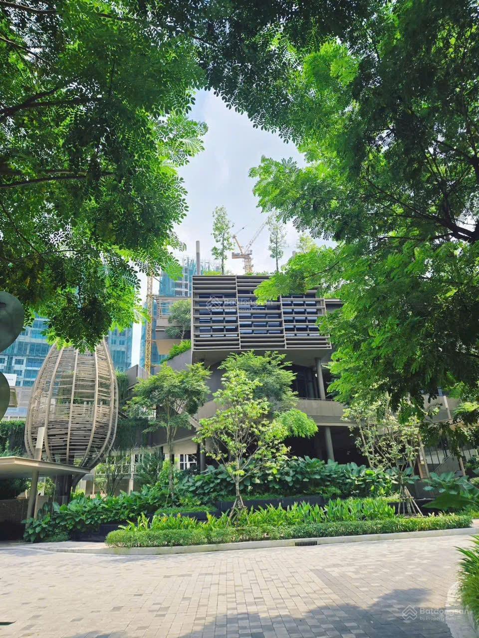 Cần bán nhà phố trong khu biệt thự triệu đô The Orchard. Giá từ 9,8 tỷ/căn