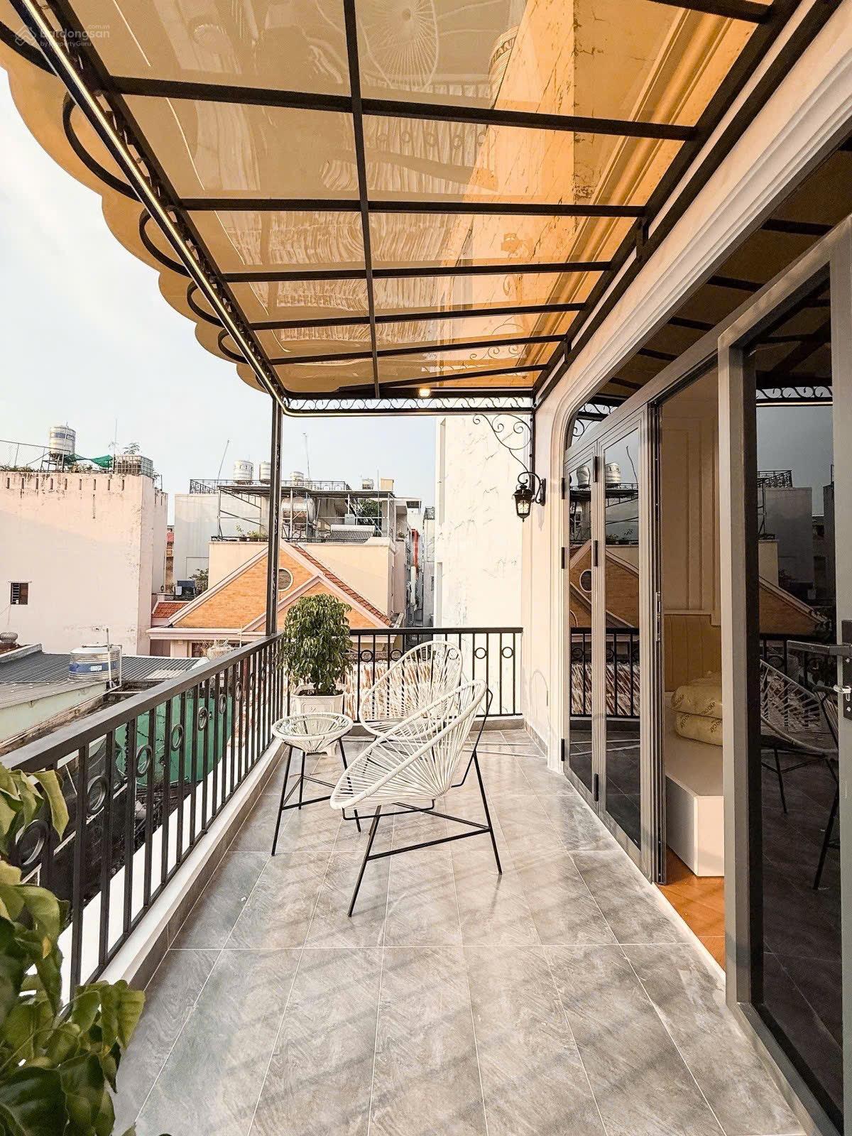 Nhà đẹp đón tết 2026 ngay khu phố ẩm thực phan xích long 35 m2 7 tỷ 850 Tl