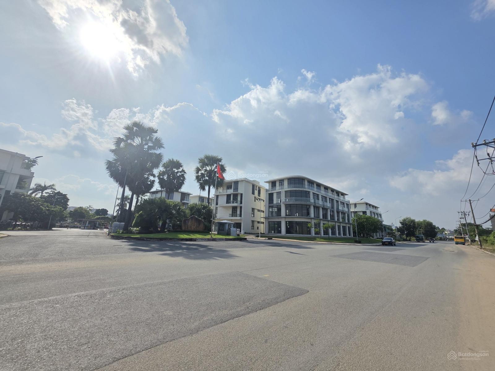 Bán lô đất 102m, một sẹc đường bưng ông thoàn giá 70 triệu/m Bán lô đất 102m, một sẹc đường bưng ông thoàn giá 70 triệu/m