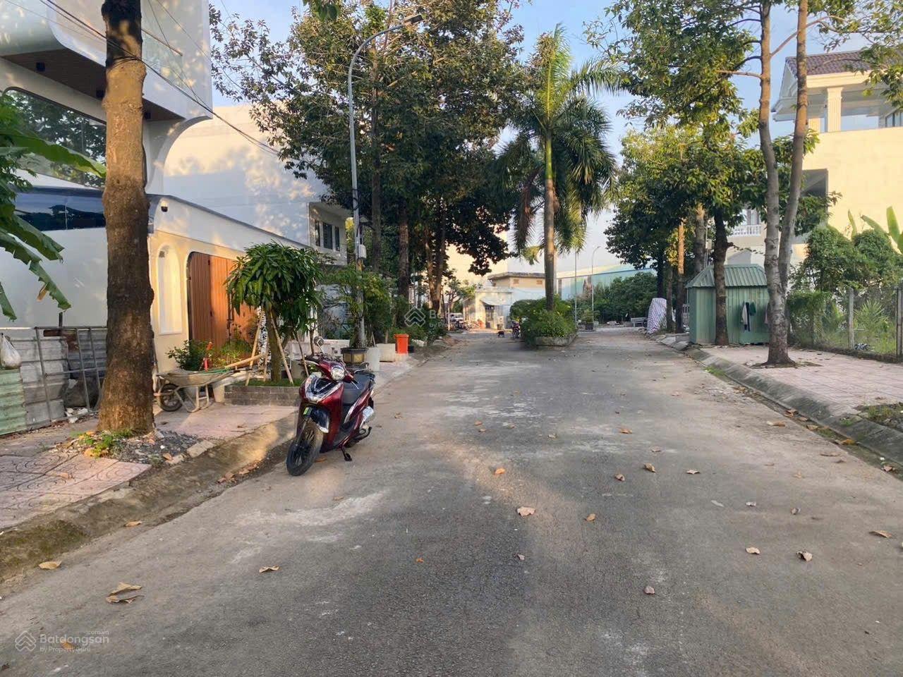 Bán lô đất 102m, một sẹc đường bưng ông thoàn giá 70 triệu/m Bán lô đất 102m, một sẹc đường bưng ông thoàn giá 70 triệu/m