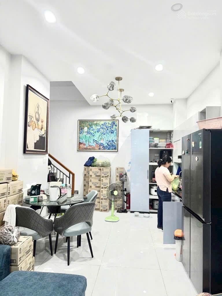 NHÀ KHÁNH HỘI Q4- VÀI BƯỚC RA MT- 3 TẦNG ĐÚC- 43m2 - KO QH- CHỈ 6 TỶ NHỈNH