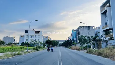 Bán đất sổ đỏ 2MT đường liên cảng Phú Hữu - Cát Lái, đường 60 mét & 12 mét, DT 5x23m