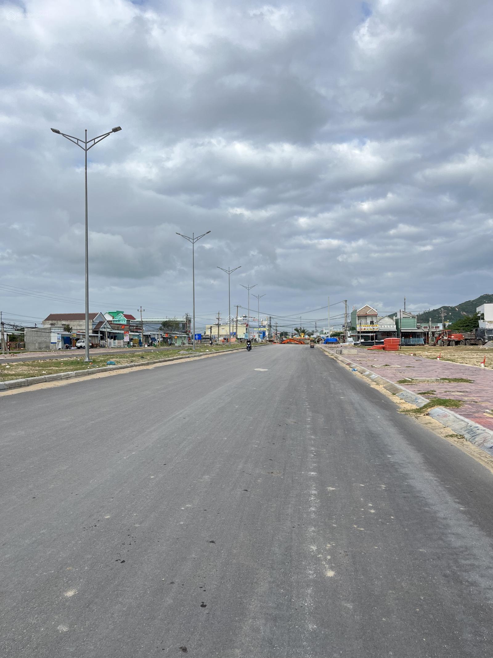 Bán đất biển Khu đô thị Cát Tiến,Phù Cát, Quy Nhơn giá 21triệu/m2 khởi điểm ra biển 300m.