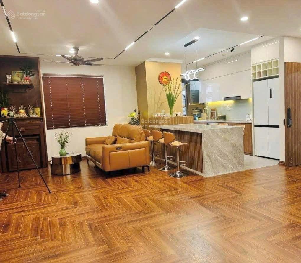 Bán CHCC góc K35 Tân Mai 2PN-2WC 96m2 full nội thất 9 tỷ, sđcc, LH: 0984 583 *** Bán CHCC góc K35 Tân Mai 2PN-2WC 96m2 full nội thất 9 tỷ, sđcc, LH: 0984 583 ***