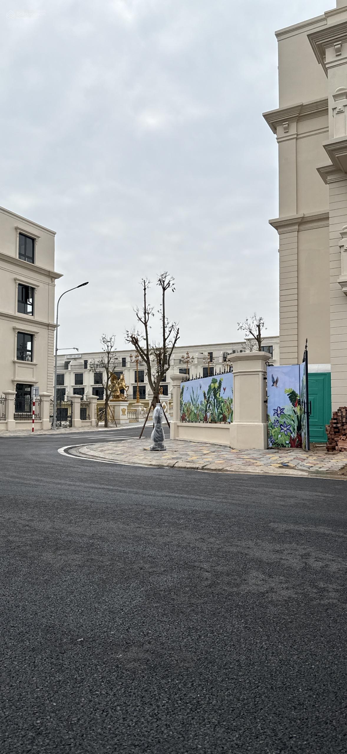 Ekip gửi căn thưởng đẹp biệt thự song lập đảo Vua 180m2 giá chỉ 15 tỷ 2 CĐT Vinhomes Vũ Yên