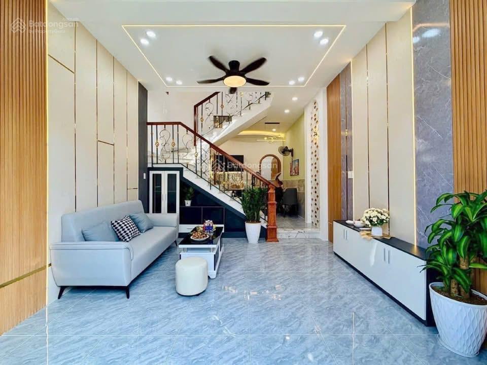 /đường số 6 p15GV hẻm ~3m tiện ích xq ra lotte 5p lầu 4,1-4,3x11 3PN 2vs full nt LH 0786 555 ***