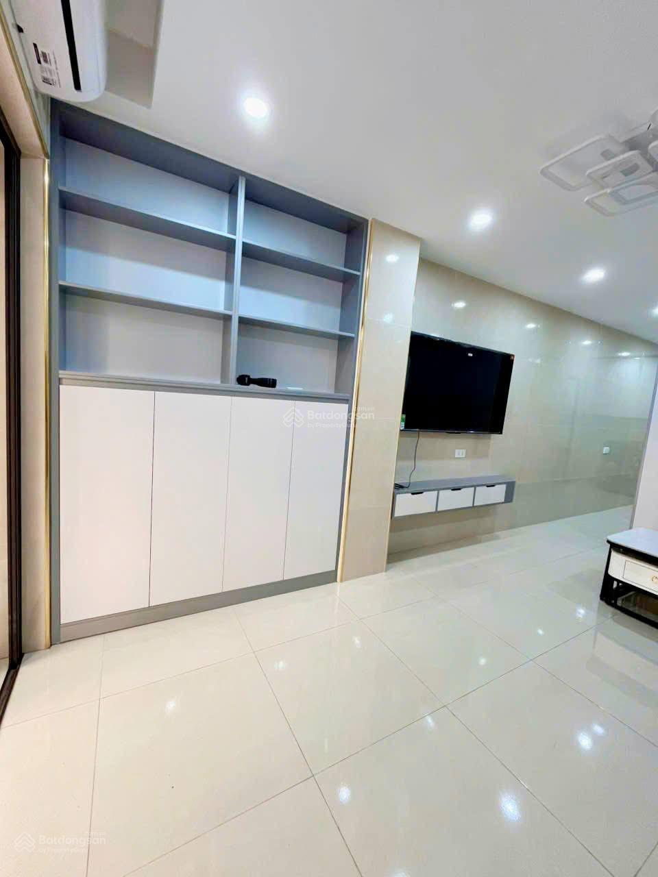 Giá quá tốt. Bán căn hộ tập thể Nhà hát Chèo Mai Dịch, tầng 1 kinh doanh, ô tô đỗ cửa, 3,35 tỷ Giá quá tốt. Bán căn hộ tập thể Nhà hát Chèo Mai Dịch, tầng 1 kinh doanh, ô tô đỗ cửa, 3,35 tỷ