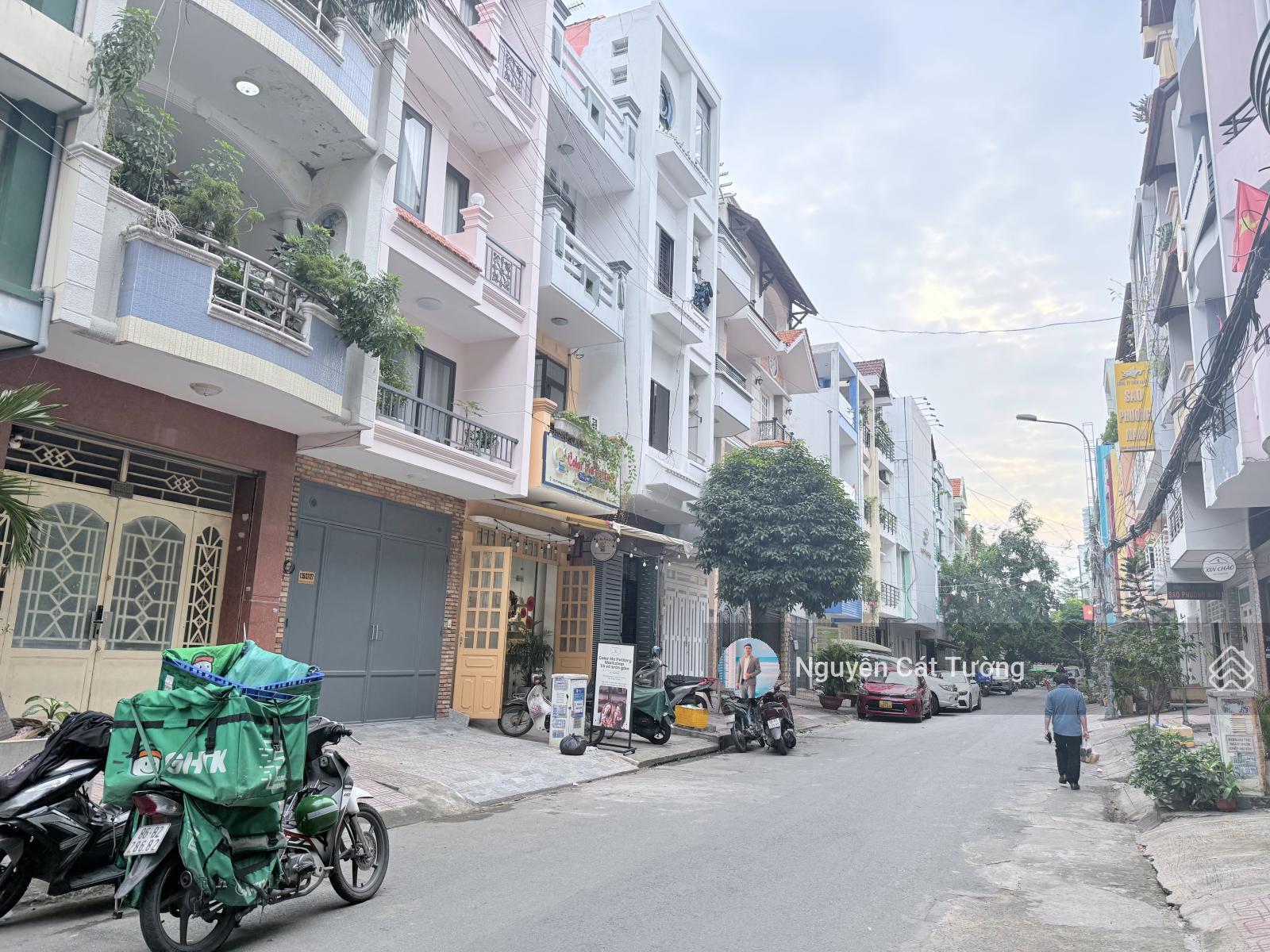 Bán Nhà 6 Tầng _Thang Máy _Nguyễn Gia Trí Nối Dài _CHdV 65tr/Tháng _HXH 6m_ Ngay DH Hutech.
