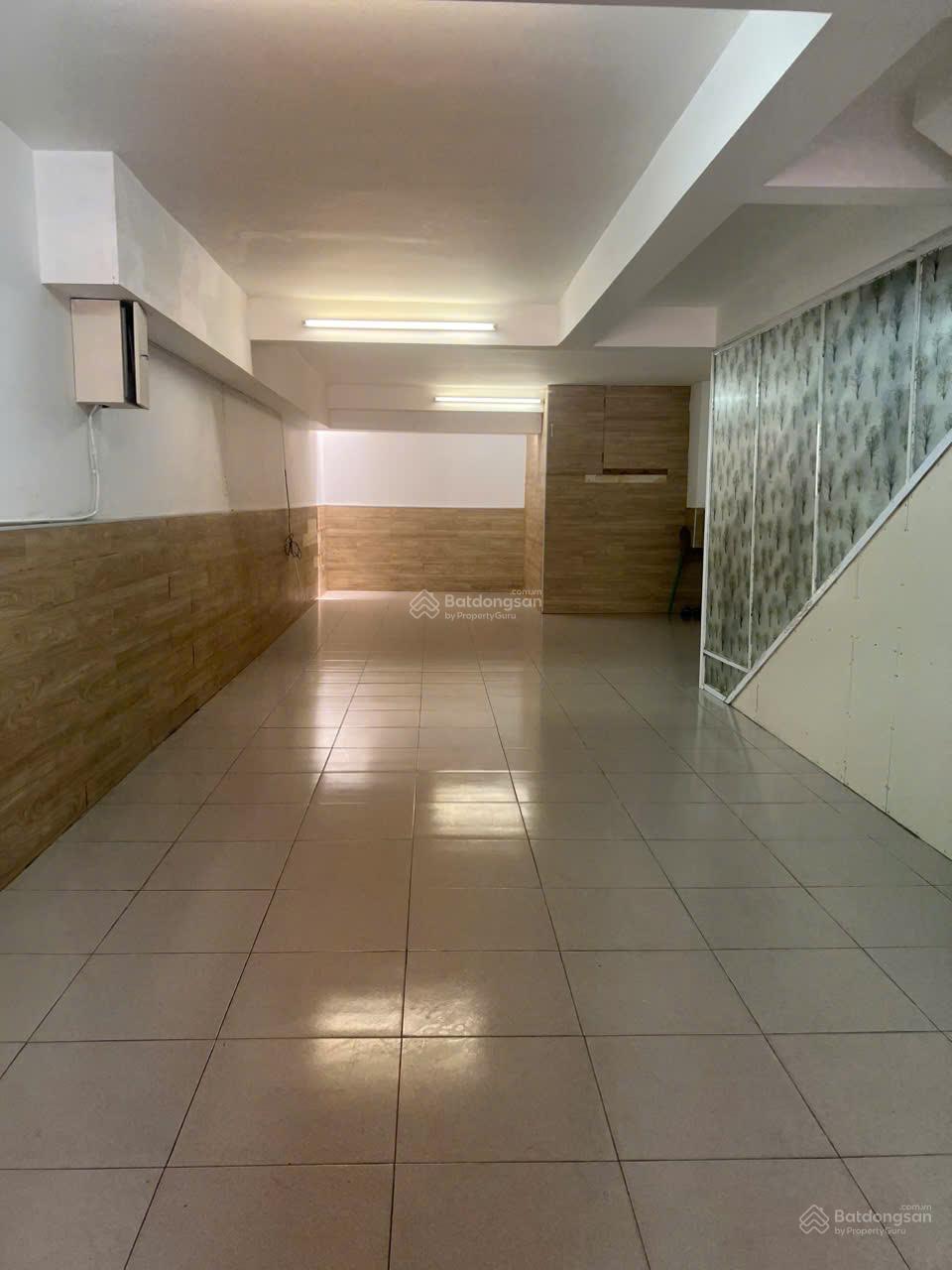 Tôi cần bán căn nhà phố khu Himlam Kênh Tẻ, DT 5x20, Hướng Nam, giá 27.5 tỉ. LH 0762 318 ***