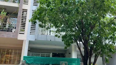 Tôi cần bán căn nhà phố khu Himlam Kênh Tẻ, DT 5x20, Hướng Nam, giá 27.5 tỉ. LH 0762 318 ***