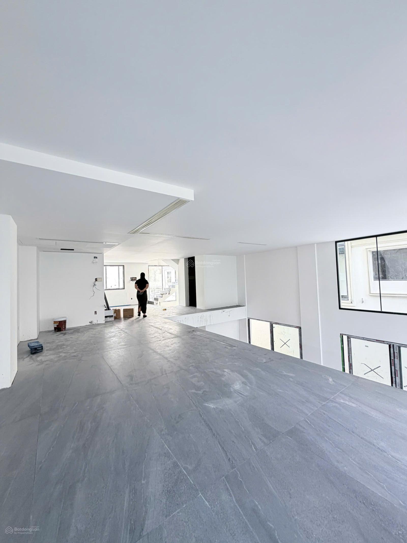 Nhà cho thuê khu Đảo Kim Cương Quận 2. DT 10x18m, hầm 4 tầng thang máy, máy lạnh, PCCC. Giá 80tr/th