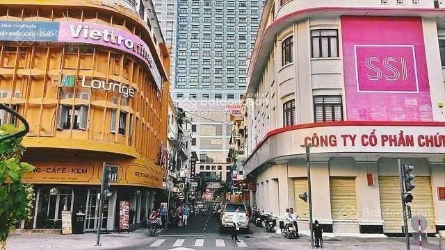 Cho thuê MB 2.650m2 Nguyễn Huệ, Quận 1, Dt: 20x66m, Trệt, 1 Lầu. Cho thuê MB 2.650m2 Nguyễn Huệ, Quận 1, Dt: 20x66m, Trệt, 1 Lầu.