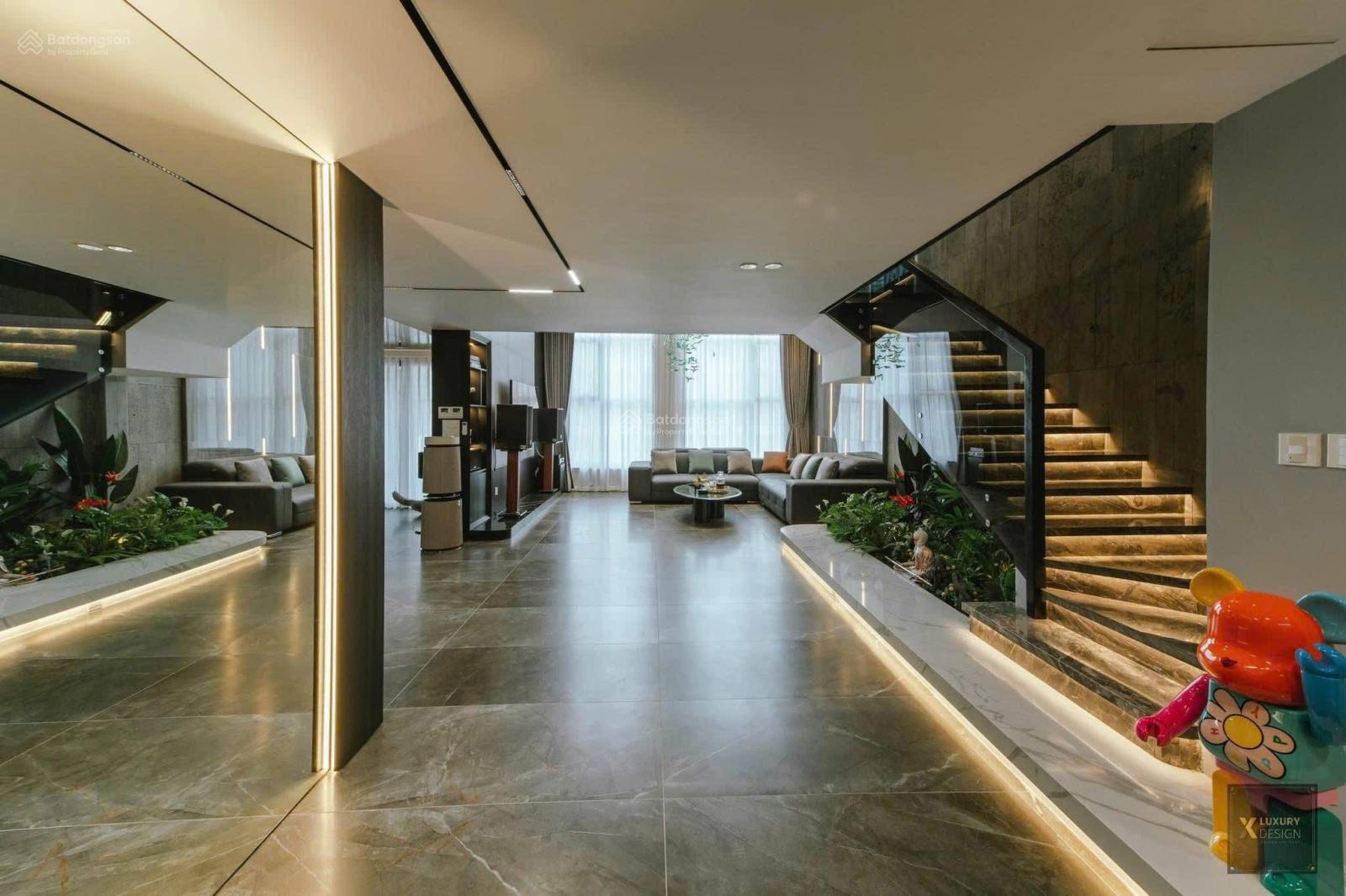 BÁN NHÀ MẶT PHỐ HOÀNG CẦU 185M2 - 58.5 TỶ - VỈA HÈ - KINH DOANH SẦM UẤT - SỔ ĐỎ CHÍNH CHỦ- CỰC HIẾM BÁN NHÀ MẶT PHỐ HOÀNG CẦU 185M2 - 58.5 TỶ - VỈA HÈ - KINH DOANH SẦM UẤT - SỔ ĐỎ CHÍNH CHỦ- CỰC HIẾM