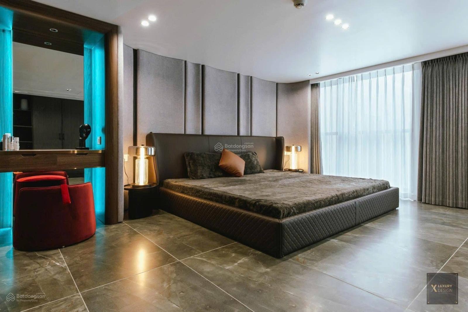 BÁN NHÀ MẶT PHỐ HOÀNG CẦU 185M2 - 58.5 TỶ - VỈA HÈ - KINH DOANH SẦM UẤT - SỔ ĐỎ CHÍNH CHỦ- CỰC HIẾM BÁN NHÀ MẶT PHỐ HOÀNG CẦU 185M2 - 58.5 TỶ - VỈA HÈ - KINH DOANH SẦM UẤT - SỔ ĐỎ CHÍNH CHỦ- CỰC HIẾM