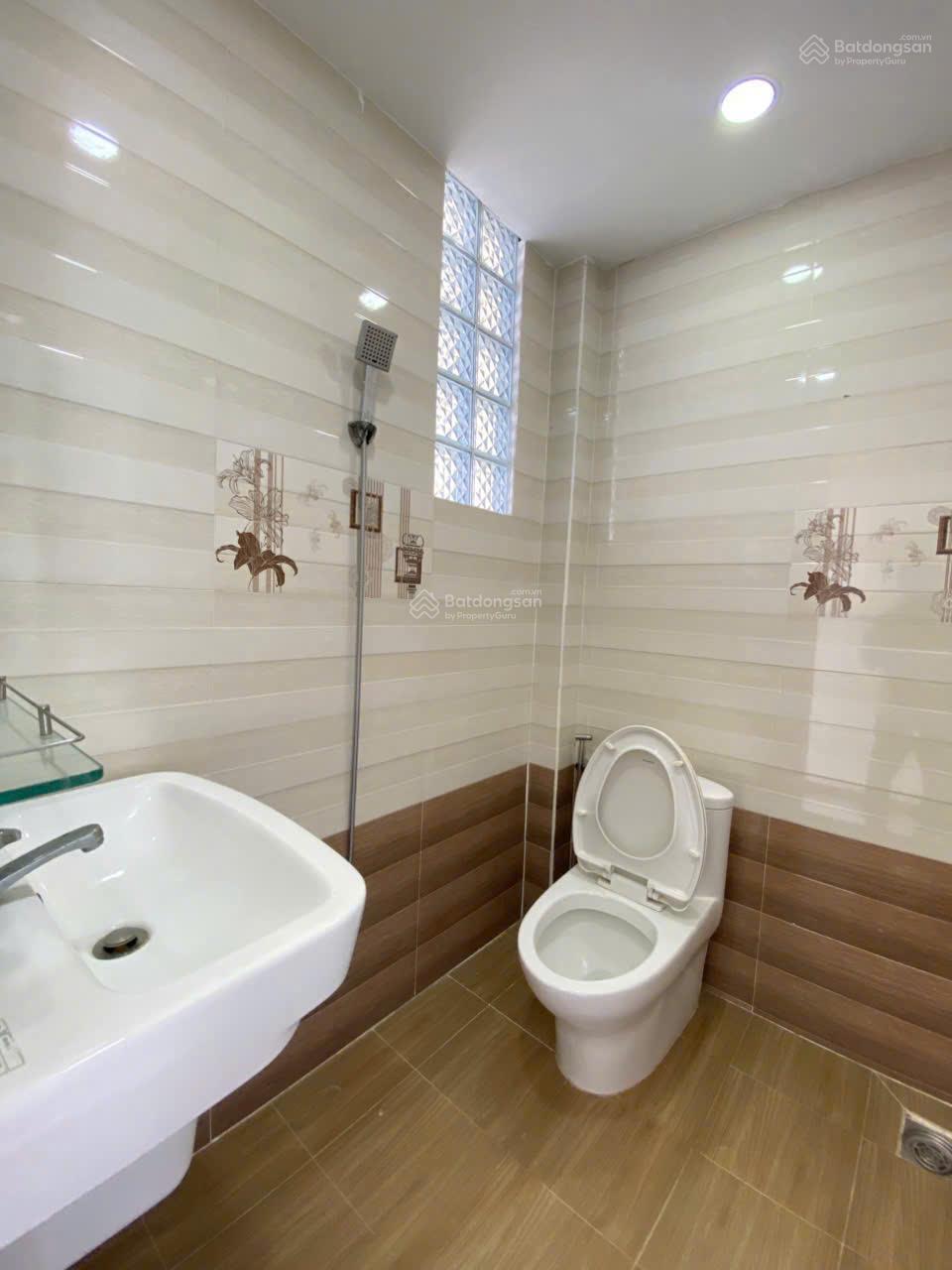 Nhà đẹp 3 tầng, căn góc Dương Bá Trạc P2-Q8