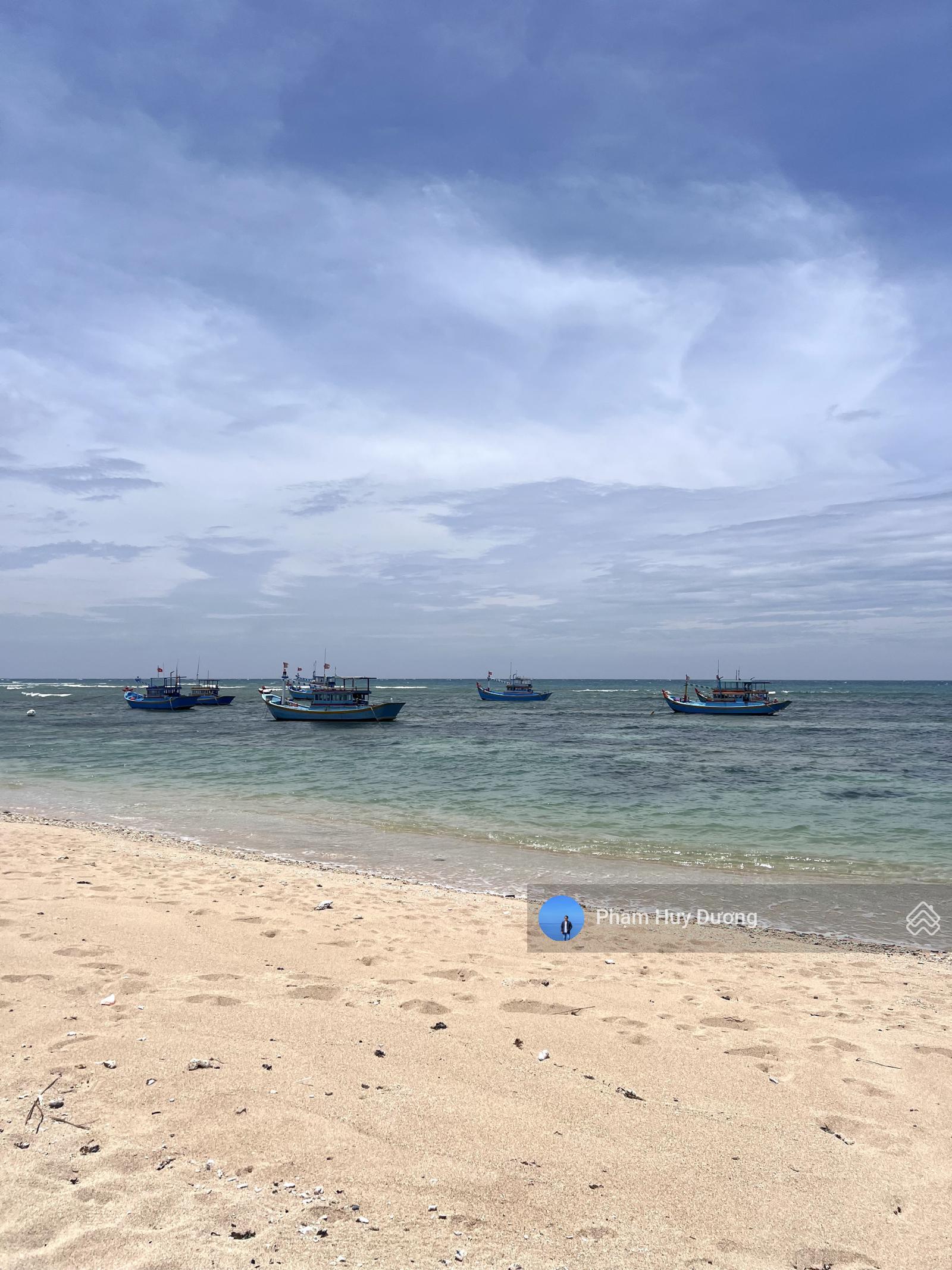 Lô đất mặt biển có bãi cát khu vực đẹp nhất đảo phú quý, sổ hồng riêng thổ cư 100%