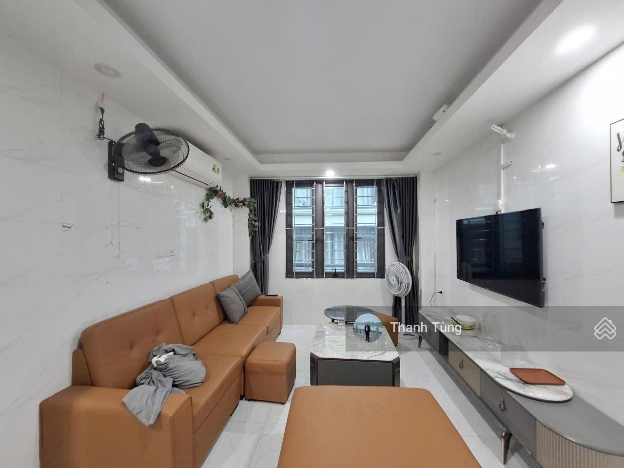 Nhà 5T mặt ngõ Văn Chương hai mặt tiền vỉa hè kinh doanh sầm uất - gần Mp - oto đỗ cửa