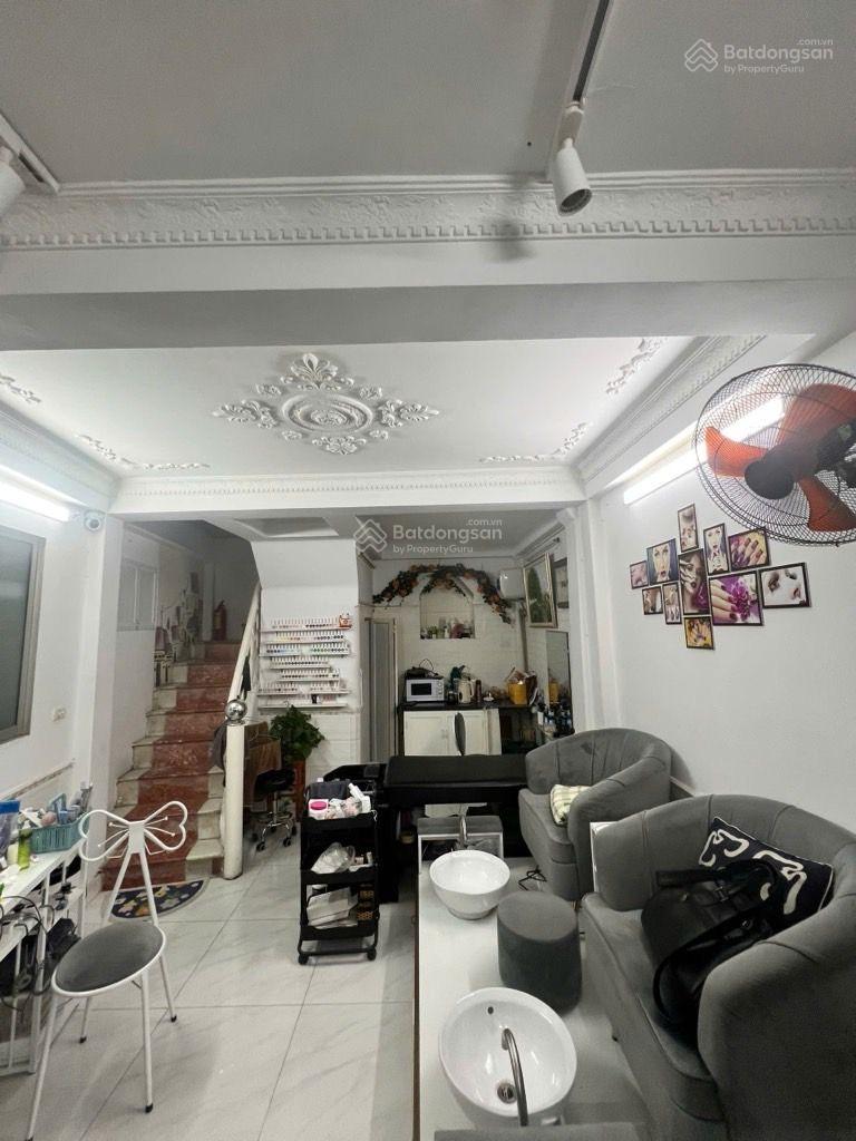 Bán nhà Kim Mã - Đê La Thành - ô tô VF3 đỗ cửa - kinh doanh - 28/35m2 - 5tầng - hơn 9 tỷ