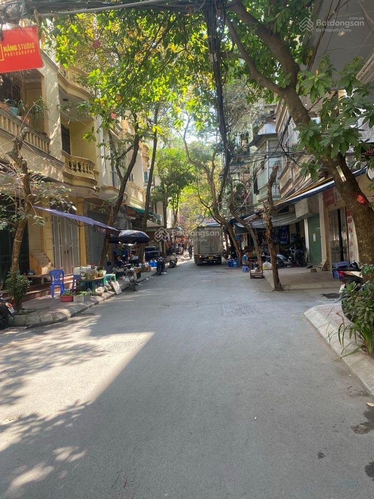 Bán nhà Kim Mã - Đê La Thành - ô tô VF3 đỗ cửa - kinh doanh - 28/35m2 - 5tầng - hơn 9 tỷ