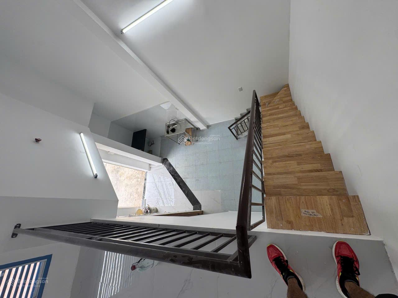 BÁN NHÀ GÓC 2 MẶT TIỀN HẺM Ô TÔ VĨNH NGỌC (TÂY NHA TRANG)