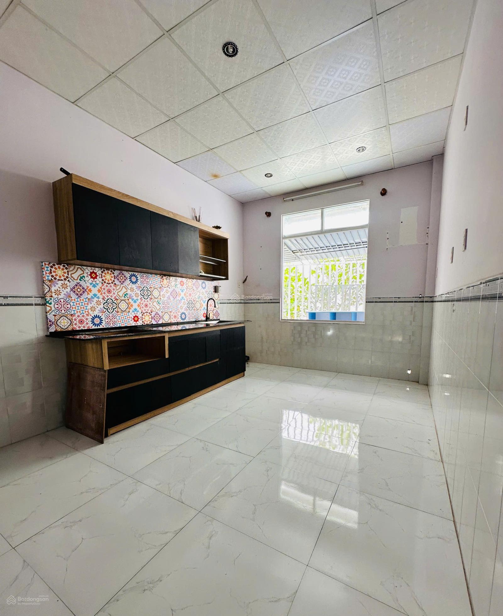 BÁN NHÀ 1 TẦNG HẺM Ô TÔ 5M ĐƯỜNG XÓM CHIẾU, NHA TRANG BÁN NHÀ 1 TẦNG HẺM Ô TÔ 5M ĐƯỜNG XÓM CHIẾU, NHA TRANG